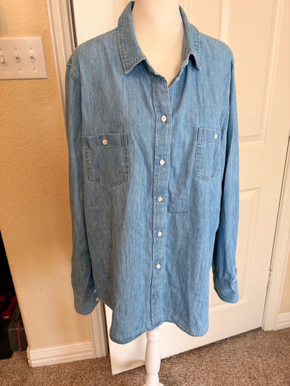 Nordstrom Caslon Light Blue Chambray Button-Down Shirt